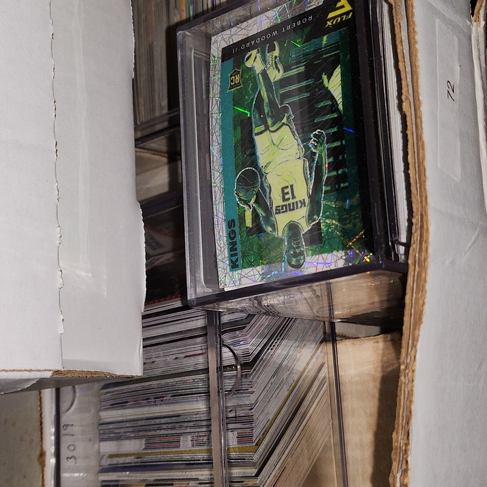 600 Random Sports Cards